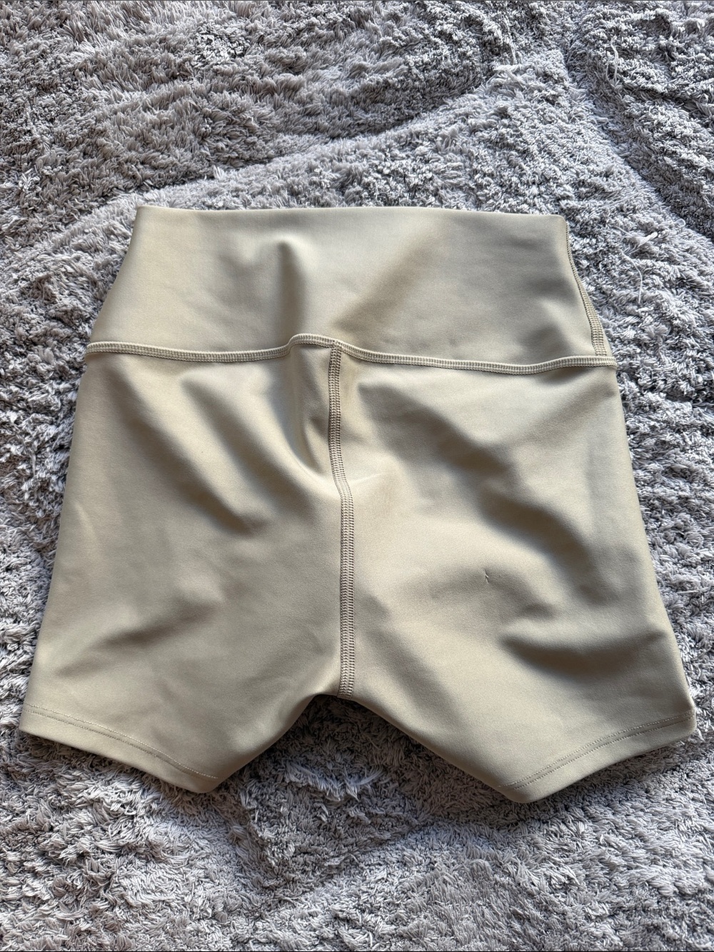 ALO Yoga High-Rise Bike Shorts in Beige 2’ - Picture 2 of 3